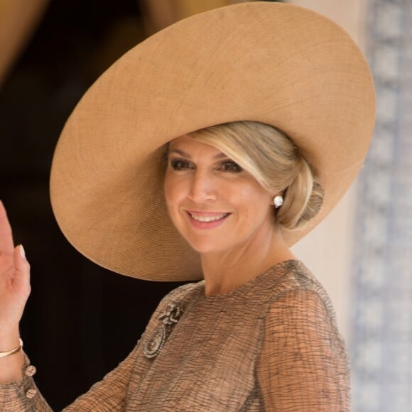 Le roi Willem-Alexander et la reine Maxima des Pays-Bas lors d'une visite d'état officielle à Lisbonne au Portugal, cérémonie de bienvenue avec le président portugais Marcelo Rebelo de Sousa au palais national de Belém à Lisbonne le 10 octobre 2017.  King Willem-Alexander of the Netherlands, Queen Maxima of the Netherlands and Portugal's President Marcelo Rebelo de Sousa during a welcome ceremony at the Belem Palace in Lisbon, on October 10, 2017, in the first of a 3 days Royals state visit to Portugal10/10/2017 - Lisbonne