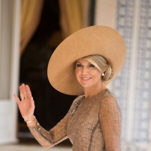 Le roi Willem-Alexander et la reine Maxima des Pays-Bas lors d'une visite d'état officielle à Lisbonne au Portugal, cérémonie de bienvenue avec le président portugais Marcelo Rebelo de Sousa au palais national de Belém à Lisbonne le 10 octobre 2017.  King Willem-Alexander of the Netherlands, Queen Maxima of the Netherlands and Portugal's President Marcelo Rebelo de Sousa during a welcome ceremony at the Belem Palace in Lisbon, on October 10, 2017, in the first of a 3 days Royals state visit to Portugal10/10/2017 - Lisbonne