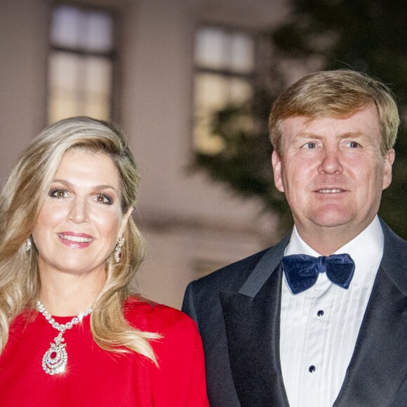Le roi Willem-Alexander et la reine Maxima des Pays-Bas arrivent à un concert au théâtre national Dona Maria II à Lisbonne, Portugal, le 11 octobre 2017.  Dutch royals visit a concert at Teatro Nacional de Dona Maria II, in Lisbon, Portugal on October 11, 2017.11/10/2017 - Lisbonne