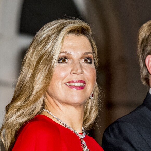 Le roi Willem-Alexander et la reine Maxima des Pays-Bas arrivent à un concert au théâtre national Dona Maria II à Lisbonne, Portugal, le 11 octobre 2017.  Dutch royals visit a concert at Teatro Nacional de Dona Maria II, in Lisbon, Portugal on October 11, 2017.11/10/2017 - Lisbonne