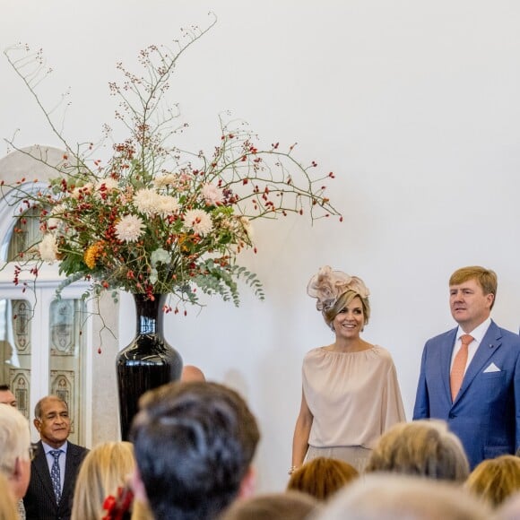 La reine Maxima et le roi Willem-Alexander des Pays-Bas lors de la réception organisée par la communauté néerlandaise à Cascais, à l'occasion de leur voyage officiel au Portugal. Le 12 octobre 2017 12/10/2017 - Lissabon