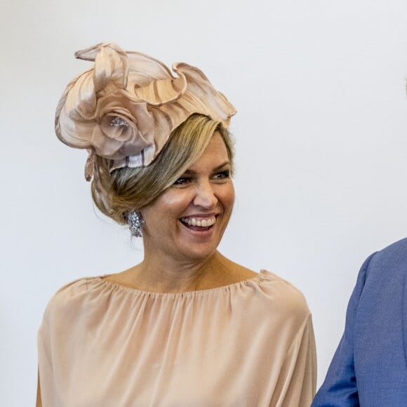 La reine Maxima et le roi Willem-Alexander des Pays-Bas lors de la réception organisée par la communauté néerlandaise à Cascais, à l'occasion de leur voyage officiel au Portugal. Le 12 octobre 2017 12/10/2017 - Lissabon