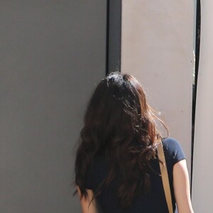 Exclusif - Amal Clooney quitte un salon de beauté à Beverly Hills. Los Angeles, le 6 octobre 2017. © CPA/Bestimage