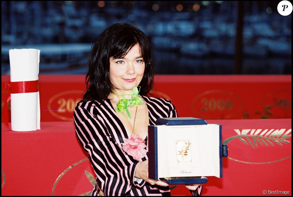 Björk, primée à Cannes pour &quot;Dancer in the Dark&quot;, en mai 2000.
