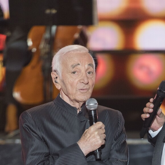 Exclusif - Charles Aznavour et Michel Sardou - Enregistrement de l'émission "Dernier Show" de Michel Sardou, qui sera diffusée le 21 octobre en prime time sur France 2, depuis le Palais des Sports à Paris, le 12 septembre 2017.  © Pierre Perusseau / Bestimage