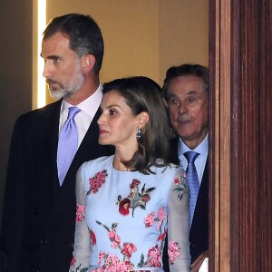 La reine Letizia d'Espagne, superbe dans une robe à fleurs Carolina Herrera, lors de l'inauguration du nouveau Palais des Congrès de Palma de Majorque le 25 septembre 2017.