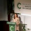 La reine Letizia d'Espagne (robe à fleurs Zara d'une ancienne collection) à une conférence lors de la Journée mondiale de la recherche contre le cancer à Madrid le 22 septembre 2017.