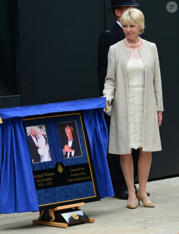 Geraldine Winner, veuve de Michael Winner, lors d'un hommage au cinéaste à Londres le 23 juin 2013, six mois après sa mort des suites d'un cancer du foie.