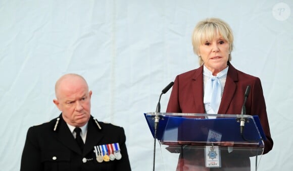 Gerladine Winner, veuve du cinéaste Michael Winner, le 12 octobre 2017 lors de l'inauguration à Liverpool d'un mémorial en hommage à un policier tué en service.