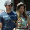 Exclusif - Matthew Morrison et sa femme Renee Puente enceinte font du shopping chez Urban Outfitters à Studio City, le 23 mai 2017