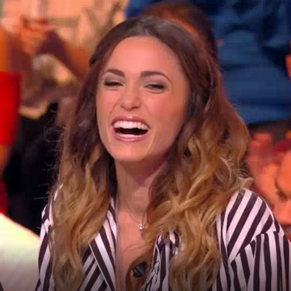 Capucine Anav huée par le public de "Touche pas à mon poste" (C8) après une blague sur le passage en prison de Nabilla, lundi 23 octobre 2017.