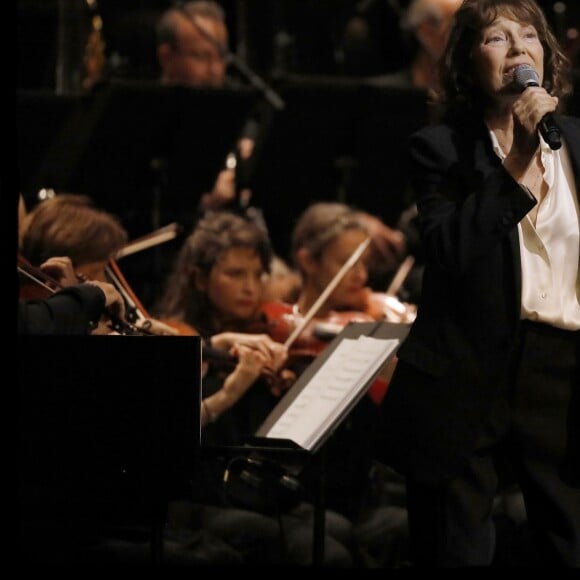 Jane Birkin en concert sur la scène du Grand Rex dans le cadre de sa tournée "Gainsbourg, Le Symphonique" à Paris le 26 octobre 2017. © Alain Guizard/Bestimage