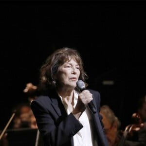 Jane Birkin pendant son concert sur la scène du Grand Rex dans le cadre de sa tournée "Gainsbourg, Le Symphonique" à Paris le 26 octobre 2017. © Alain Guizard/Bestimage