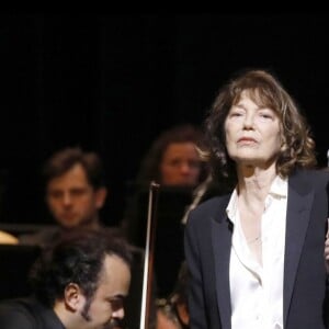 Jane Birkin en concert sur la scène du Grand Rex dans le cadre de sa tournée "Gainsbourg, Le Symphonique" à Paris le 26 octobre 2017. © Alain Guizard/Bestimage