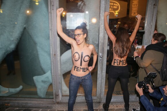 Les activistes de l'association FEMEN - Avant-première du film "D'après une histoire vraie" de R. Polanski à la Cinémathèque Française à Paris, le 30 octobre 2017. © Veeren/CVS/Bestimage