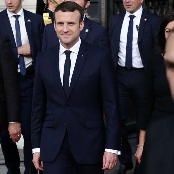 Emmanuel Macron (costume "Jonas & Cie") - Le président E.Macron à l'hôtel de ville de Paris pour une cérémonie avec A.Hidalgo le 14 mai 2017. © Stéphane Lemouton / Bestimage