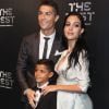Cristiano Ronaldo (meilleur joueur), son fils Cristiano Jr et sa compagne Georgina Rodriguez enceinte - The Best FIFA Football Awards 2017 au London Palladium à Londres, le 23 octobre 2017. © Pierre Perusseau/Bestimage