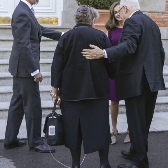 Le roi Felipe VI et la reine Letizia d'Espagne ont reçu le président israélien Reuven Rivlin et sa femme Nechama Rivlin au palais de la Zarzuela à Madrid le 6 novembre 2017.