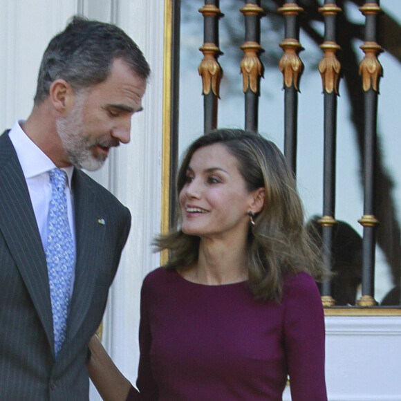 Le roi Felipe VI et la reine Letizia d'Espagne ont reçu le président israélien Reuven Rivlin et sa femme Nechama Rivlin au palais de la Zarzuela à Madrid le 6 novembre 2017.