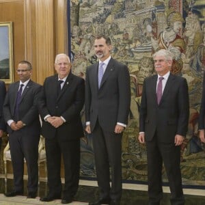 Le roi Felipe VI et la reine Letizia d'Espagne ont reçu le président israélien Reuven Rivlin et sa femme Nechama Rivlin au palais de la Zarzuela à Madrid le 6 novembre 2017.