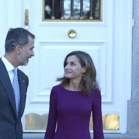 Le roi Felipe VI et la reine Letizia d'Espagne ont reçu le président israélien Reuven Rivlin et sa femme Nechama Rivlin au palais de la Zarzuela à Madrid le 6 novembre 2017.