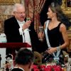 Le roi Felipe VI et la reine Letizia d'Espagne donnaient le 6 novembre 2017 au palais royal à Madrid un dîner de gala en l'honneur du président de l'Etat d'Israël Reuven Rivlin et sa femme Nechama Rivlin, en visite officielle pour fêter 30 ans de relations diplomatiques.