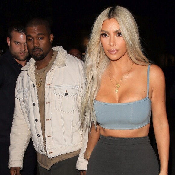 Kim Kardashian et son mari Kanye West arrivent au restaurant Petite Taqueria pour l'anniversaire de Kendall Jenner à West Hollywood, le 2 novembre 2017