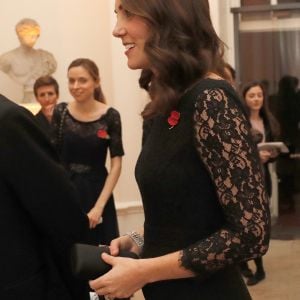 Kate Middleton, duchesse de Cambridge, enceinte, au dîner de gala de l'association "Anna Freud National Centre for Children and Families" (AFNCCF) au palais de Kensington à Londres, le 7 novembre 2017.