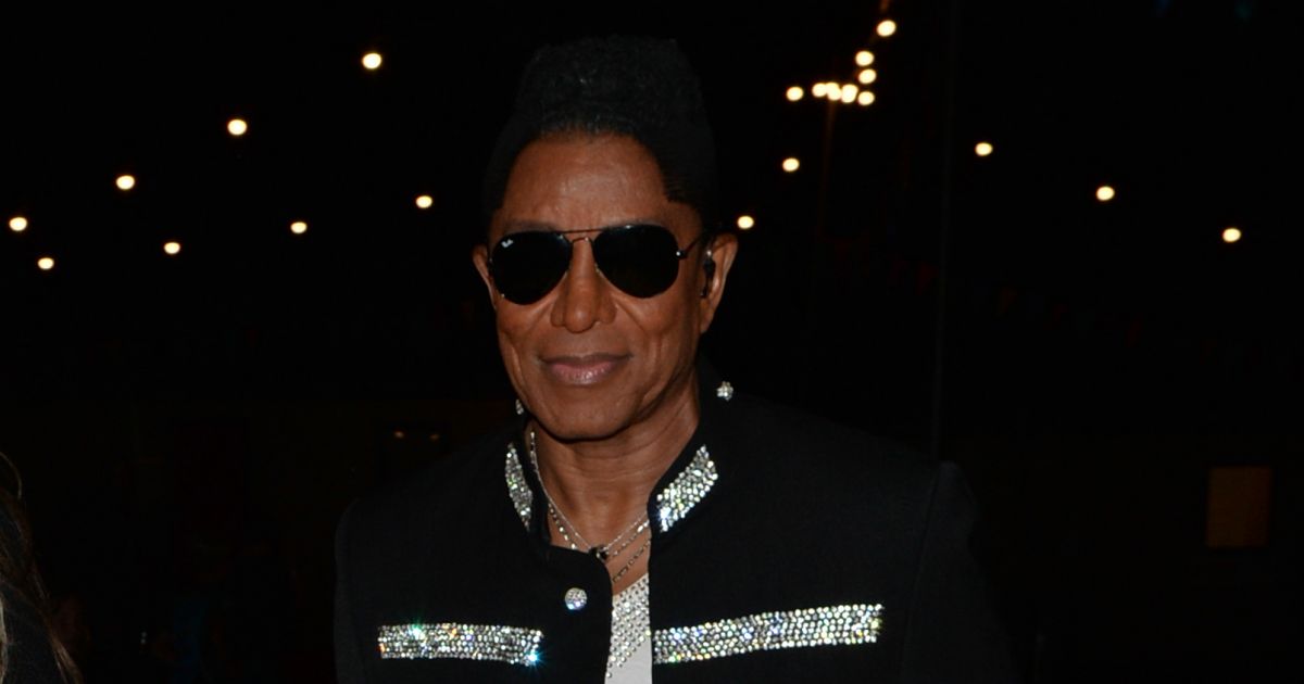 Le chanteur Jermaine Jackson - Le groupe The Jacksons en concert au ...