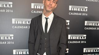 Asaf Avidan a vécu en "trouple" avec deux femmes à la fois...