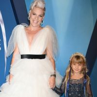 Pink : Tapis rouge craquant avec son adorable Willow aux CMA Awards 2017