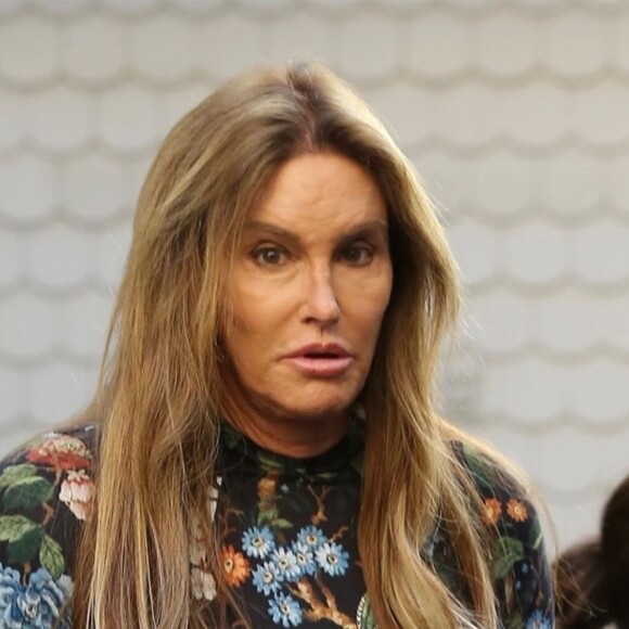 Exclusif - Caitlyn Jenner est allée déjeuner avec des amies au restaurant Shutters à Santa Monica, le 19 octobre 2017