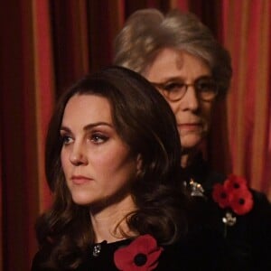 La duchesse Catherine de Cambridge, enceinte, dans la loge royale lors du Festival of Remembrance 2017 pour la commémoration du 11 novembre, au Royal Albert Hall à Londres le 11 novembre 2017.