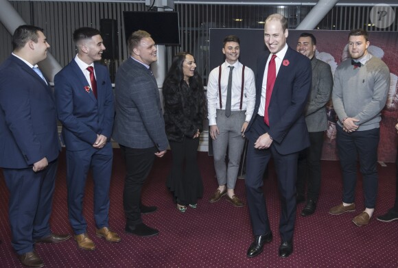 Le prince Wiliam, duc de Cambridge, patron de la Fédération de rugby galloise (WRU), arrive au match de rugby Pays de Galles contre l'Australie, au stade Principality de Cardiff le 11 novembre 2017 et rencontre des protagonistes du programme Coach Core soutenu par la fondation qu'il mène avec Kate et Harry.