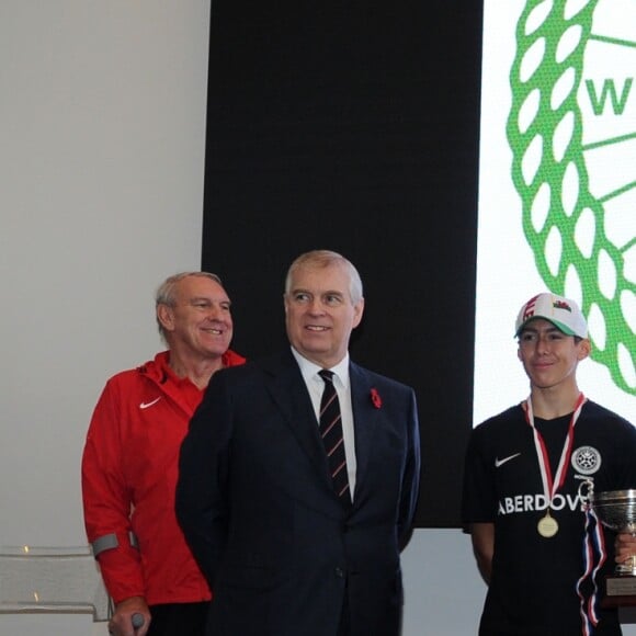 Le prince Albert de Monaco et le prince Andrew, Duc d'York, parrains de la branche monégasque de l'association britannique Outward Bond, étaient réunis le 8 novembre 2017 au port Hercule en principauté pour la première édition de la régate d'aviron The Princes' Cup. © Bruno Bebert / Bestimage