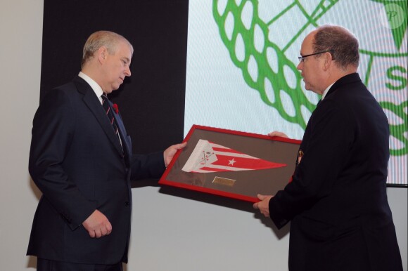 Le prince Albert de Monaco et le prince Andrew, Duc d'York, parrains de la branche monégasque de l'association britannique Outward Bond, étaient réunis le 8 novembre 2017 au port Hercule en principauté pour la première édition de la régate d'aviron The Princes' Cup. © Bruno Bebert / Bestimage
