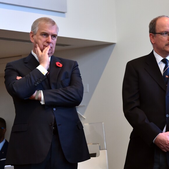 Le prince Albert de Monaco et le prince Andrew, Duc d'York, parrains de la branche monégasque de l'association britannique Outward Bond, étaient réunis le 8 novembre 2017 au port Hercule en principauté pour la première édition de la régate d'aviron The Princes' Cup. © Bruno Bebert / Bestimage