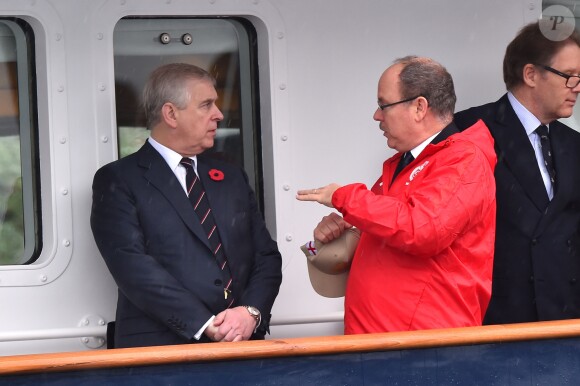 Le prince Albert de Monaco et le prince Andrew, Duc d'York, parrains de la branche monégasque de l'association britannique Outward Bond, étaient réunis le 8 novembre 2017 au port Hercule en principauté pour la première édition de la régate d'aviron The Princes' Cup. © Bruno Bebert / Bestimage
