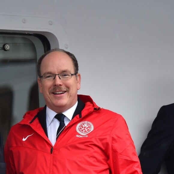 Le prince Albert de Monaco et le prince Andrew, Duc d'York, parrains de la branche monégasque de l'association britannique Outward Bond, étaient réunis le 8 novembre 2017 au port Hercule en principauté pour la première édition de la régate d'aviron The Princes' Cup. © Bruno Bebert / Bestimage