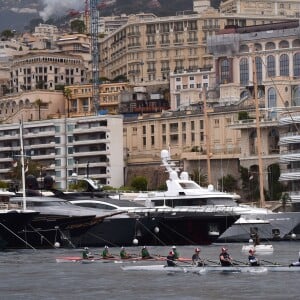 Le prince Albert de Monaco et le prince Andrew, Duc d'York, parrains de la branche monégasque de l'association britannique Outward Bond, étaient réunis le 8 novembre 2017 au port Hercule en principauté pour la première édition de la régate d'aviron The Princes' Cup. © Bruno Bebert / Bestimage