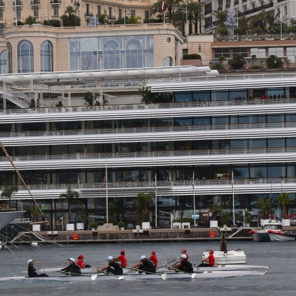 Le prince Albert de Monaco et le prince Andrew, Duc d'York, parrains de la branche monégasque de l'association britannique Outward Bond, étaient réunis le 8 novembre 2017 au port Hercule en principauté pour la première édition de la régate d'aviron The Princes' Cup. © Bruno Bebert / Bestimage