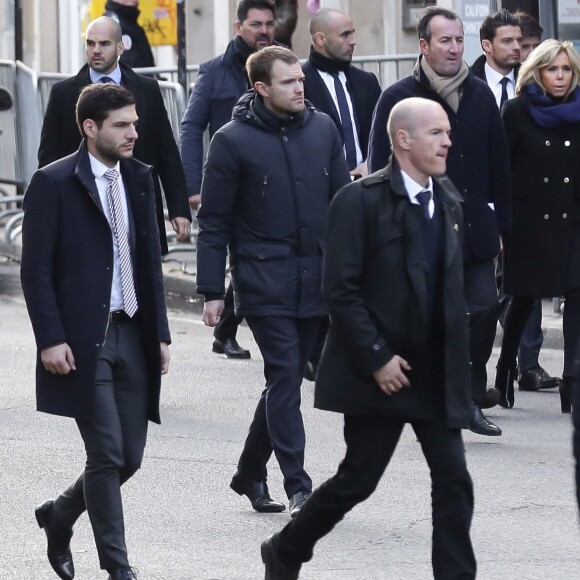 José Pietroboni, chef du protocole , Brigitte Macron lors de la commémoration du second anniversaire des attentats du 13 novembre 2015 au Bataclan à Paris le 13 novembre 2017. © Stéphane Lemouton / Bestimage