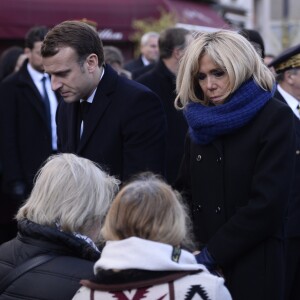 Le président Emmanuel Macron et Brigitte Macron - Plaque au bar "Le Carillon et au restaurant "Le petit Cambodge" - Commémoration du second anniversaire des attentats du 13 novembre 2015 à Paris le 13 novembre 2017. © Eliot Blondet / Pool / Bestimage