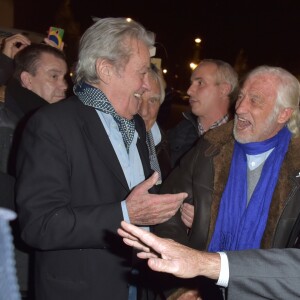 Marcel Campion, Alain Delon et Jean-Paul Belmondo - Jean-Paul Belmondo et Alain Delon, parrains de la grande roue de la Concorde, arrivent pour son inauguration, à Paris, France, le 17 novembre 2017. © Coadic Guirec/Bestimage