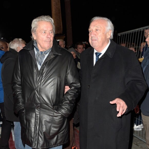 Semi-exclusif - Alain Delon et Marcel Campion - Célébrités lors de l'inauguration de la grande roue de Paris, France, le 17 novembre 2017. © Coadic Guirec/Bestimage