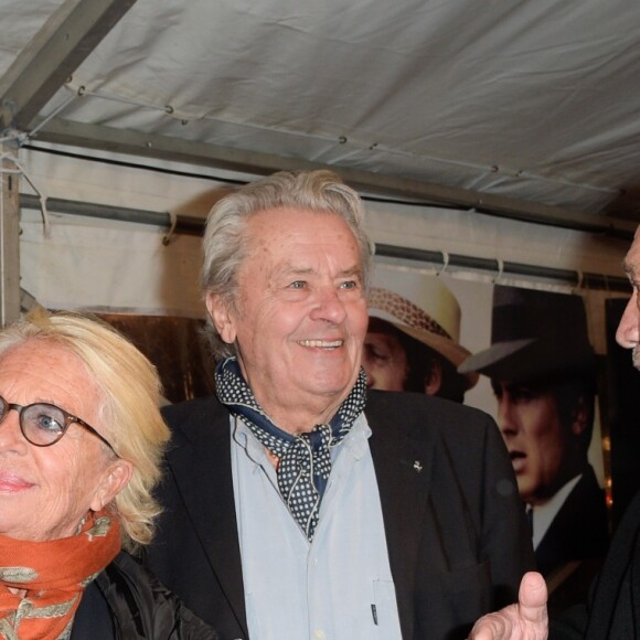 Semi-exclusif - Véronique de Villèle, Alain Delon et Marcel Campion - Célébrités lors de l'inauguration de la grande roue de Paris, France, le 17 novembre 2017. © Coadic Guirec/Bestimage