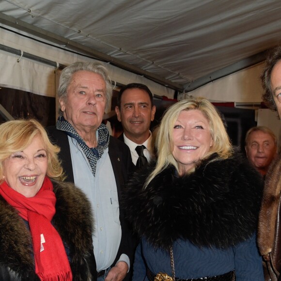 Semi-exclusif - Jean-Pierre Kalfon, Nicoletta, Alain Delon et Jean-Christophe Molinier - Célébrités lors de l'inauguration de la grande roue de Paris, France, le 17 novembre 2017. © Coadic Guirec/Bestimage
