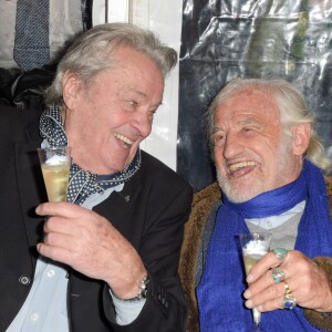 Semi-exclusif - Alain Delon et Jean-Paul Belmondo - Célébrités lors de l'inauguration de la grande roue de Paris, France, le 17 novembre 2017. © Coadic Guirec/Bestimage