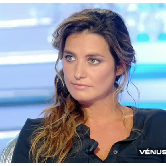 Laetitia Milot évoque la mort de son ex-compagnon Yannis dans "Salut les Terriens !" sur C8. le 18 novembre 2017.