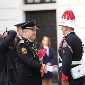 Le prince Albert II de Monaco - La famille princière de Monaco dans la cour du Palais Princier lors de la fête nationale monégasque, à Monaco, le 19 novembre 2017. ©© Jean-Charles Vinaj/Pool restreint Monaco/Bestimage